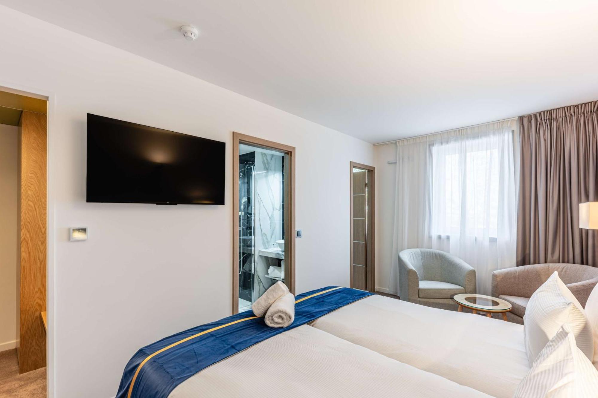 Brit Hotel Privilege Paris Rosny-Sous-Bois Dış mekan fotoğraf