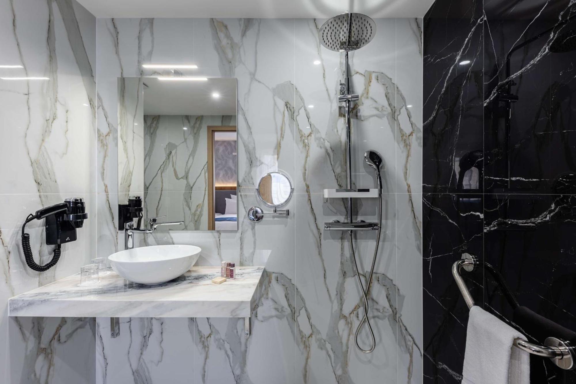 Brit Hotel Privilege Paris Rosny-Sous-Bois Dış mekan fotoğraf