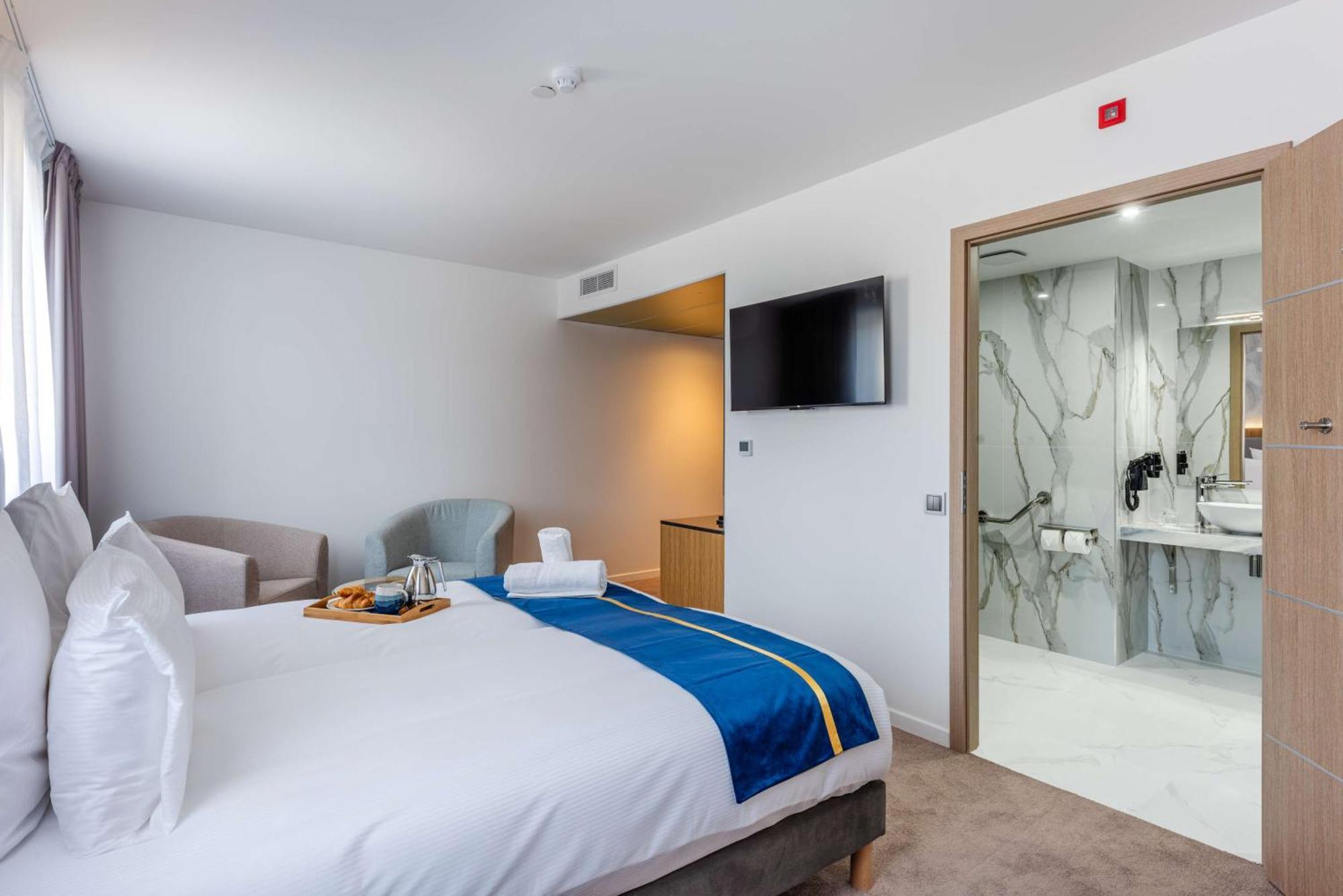Brit Hotel Privilege Paris Rosny-Sous-Bois Dış mekan fotoğraf