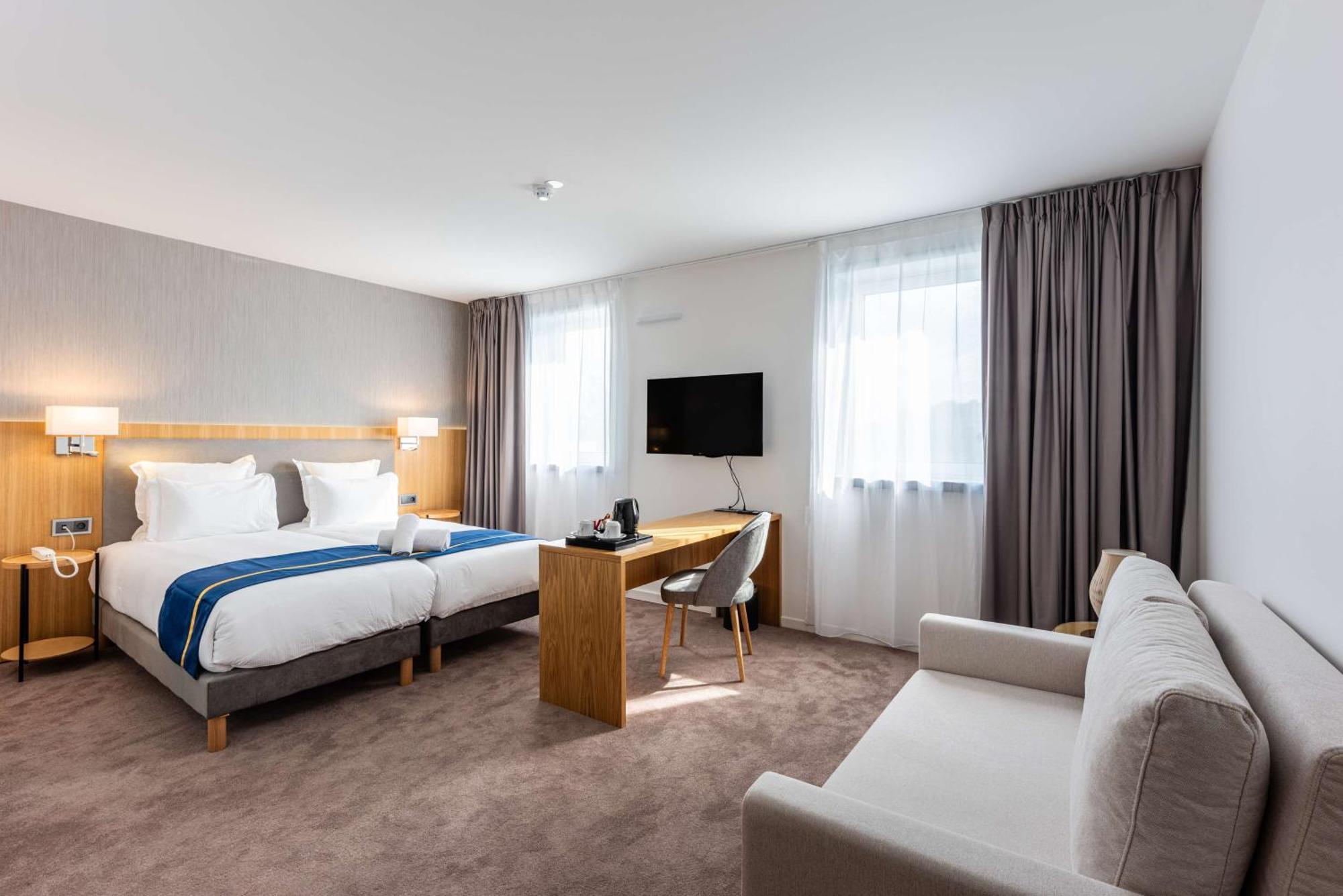 Brit Hotel Privilege Paris Rosny-Sous-Bois Dış mekan fotoğraf