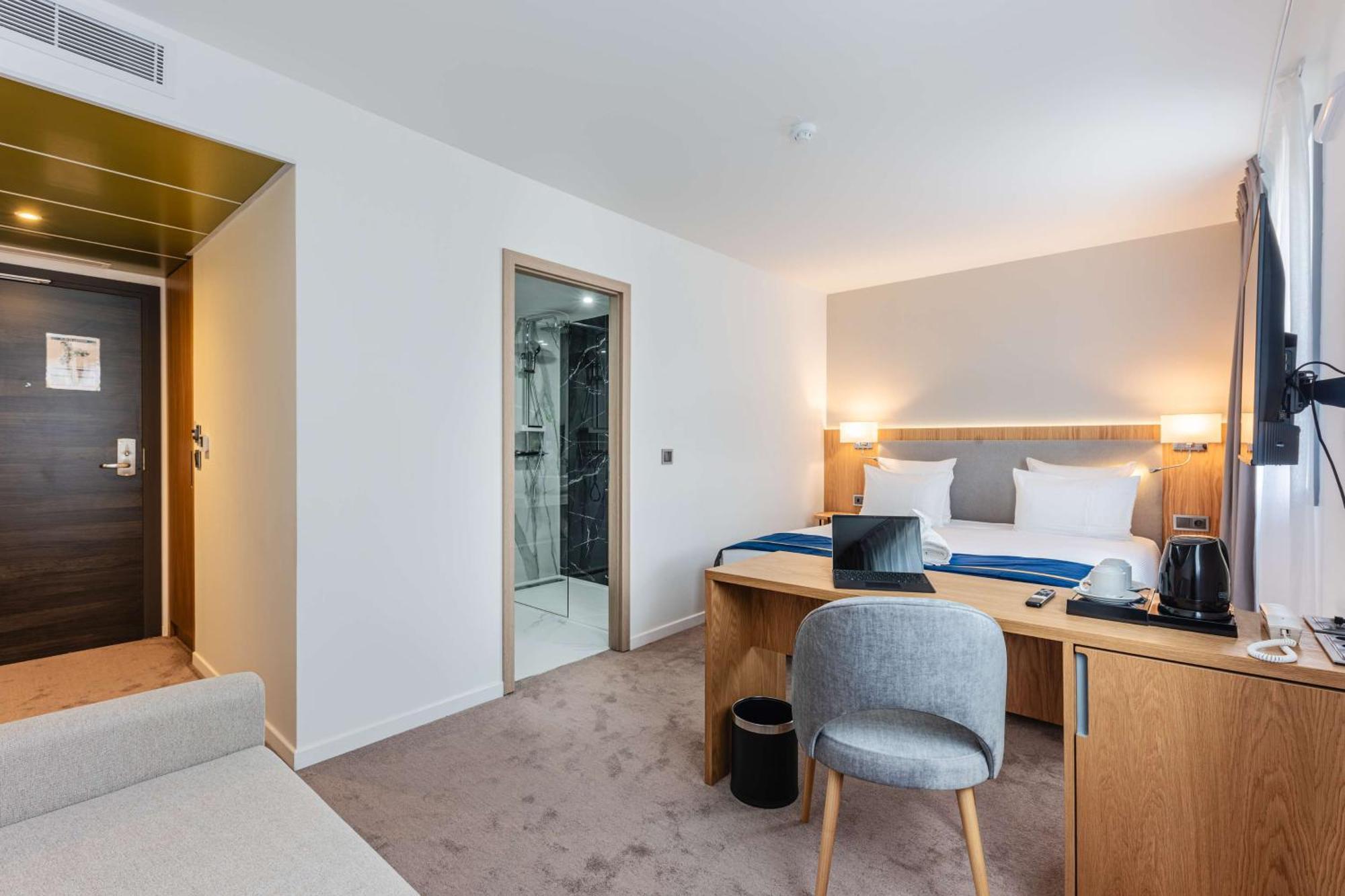 Brit Hotel Privilege Paris Rosny-Sous-Bois Dış mekan fotoğraf